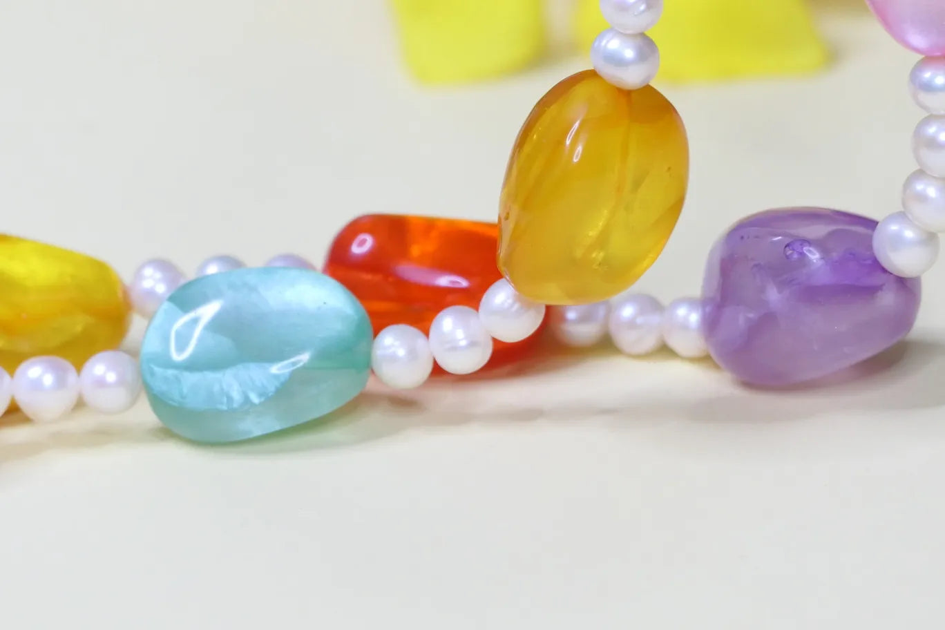 Collier Plastron Multicolore Dominique Denaive - Résine Et Acier, Style Années 90