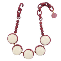 Collier Titelle