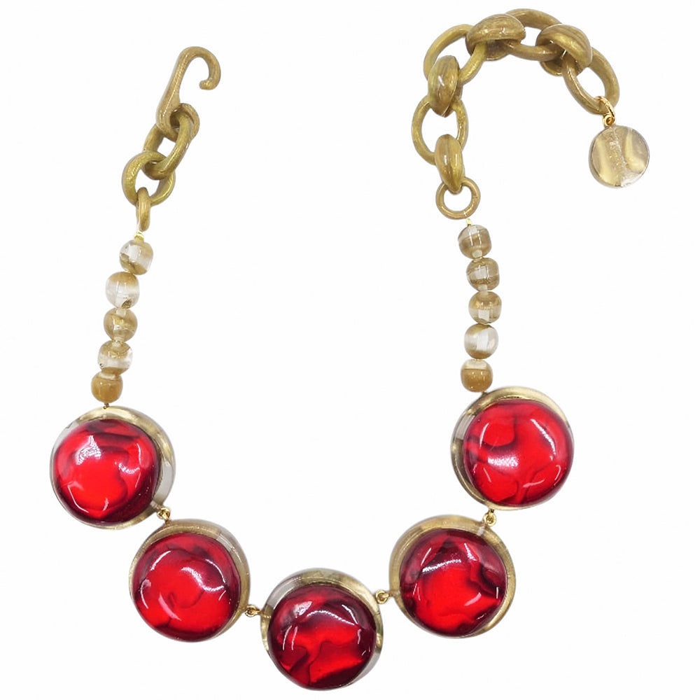 Collier Titelle