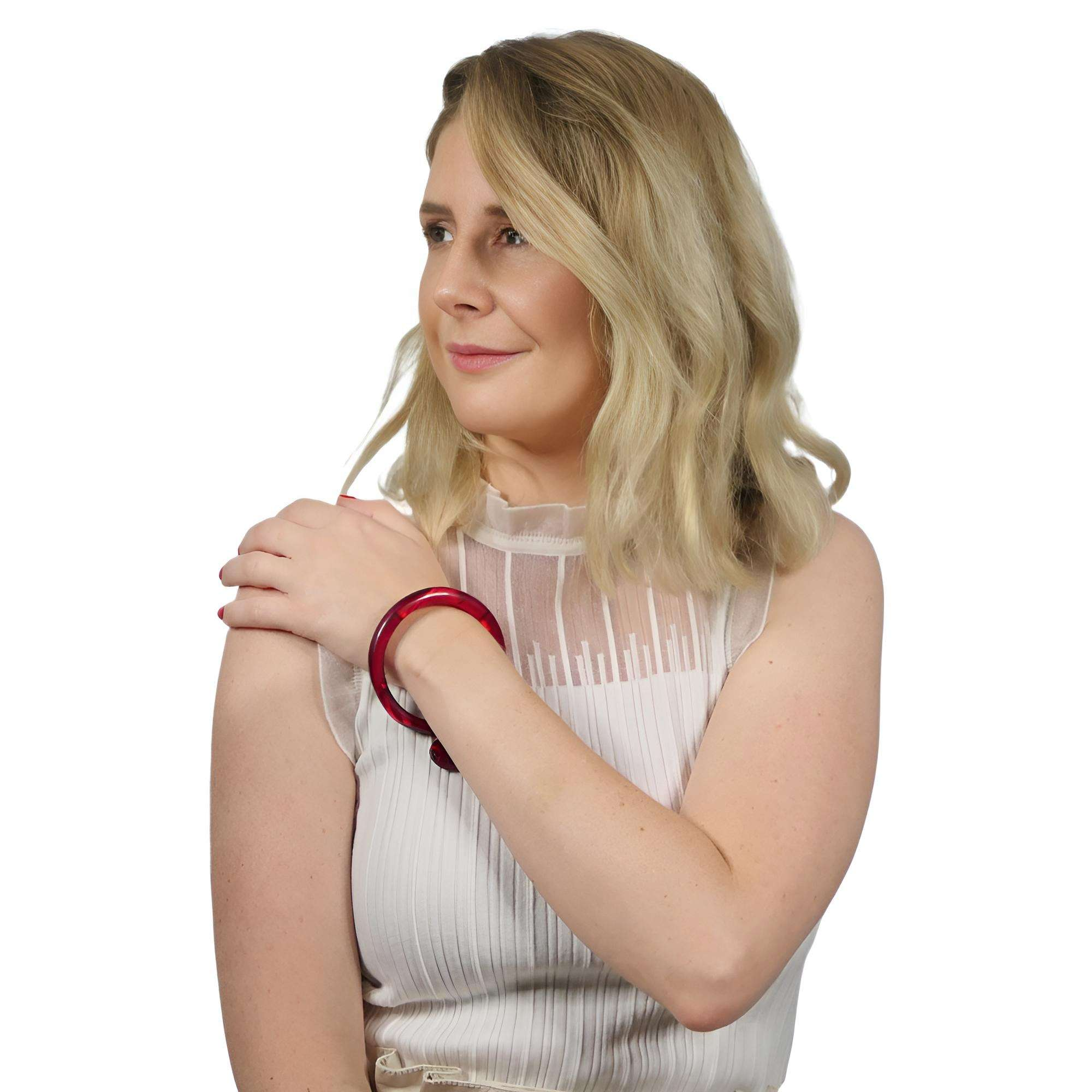 82007BraceletLolaRubyredPorter.png