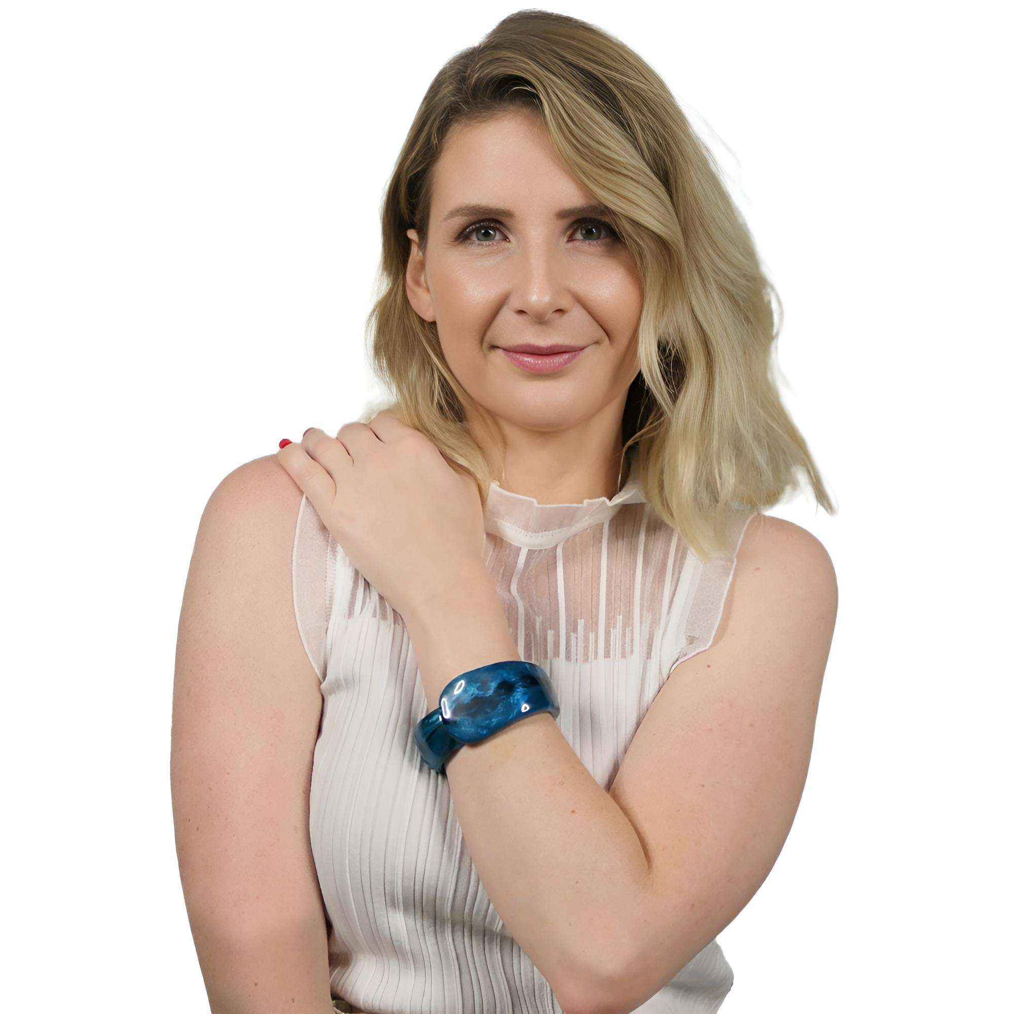 82038BraceletLouiseAzurPorter.png