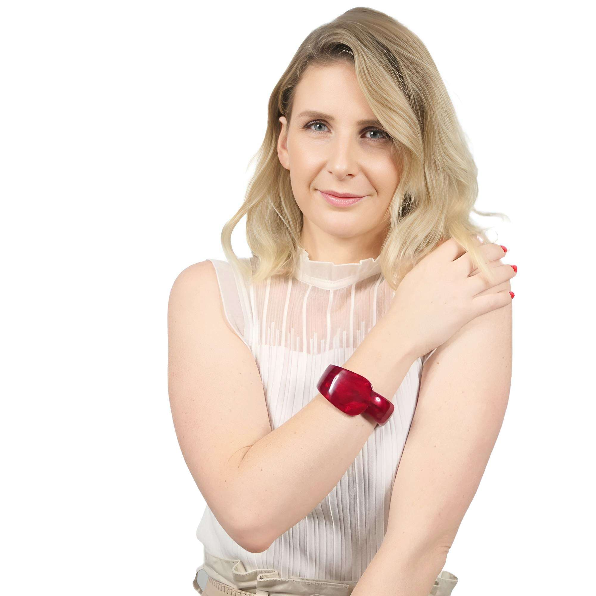 82038BraceletLouiseRubyredPorter.png