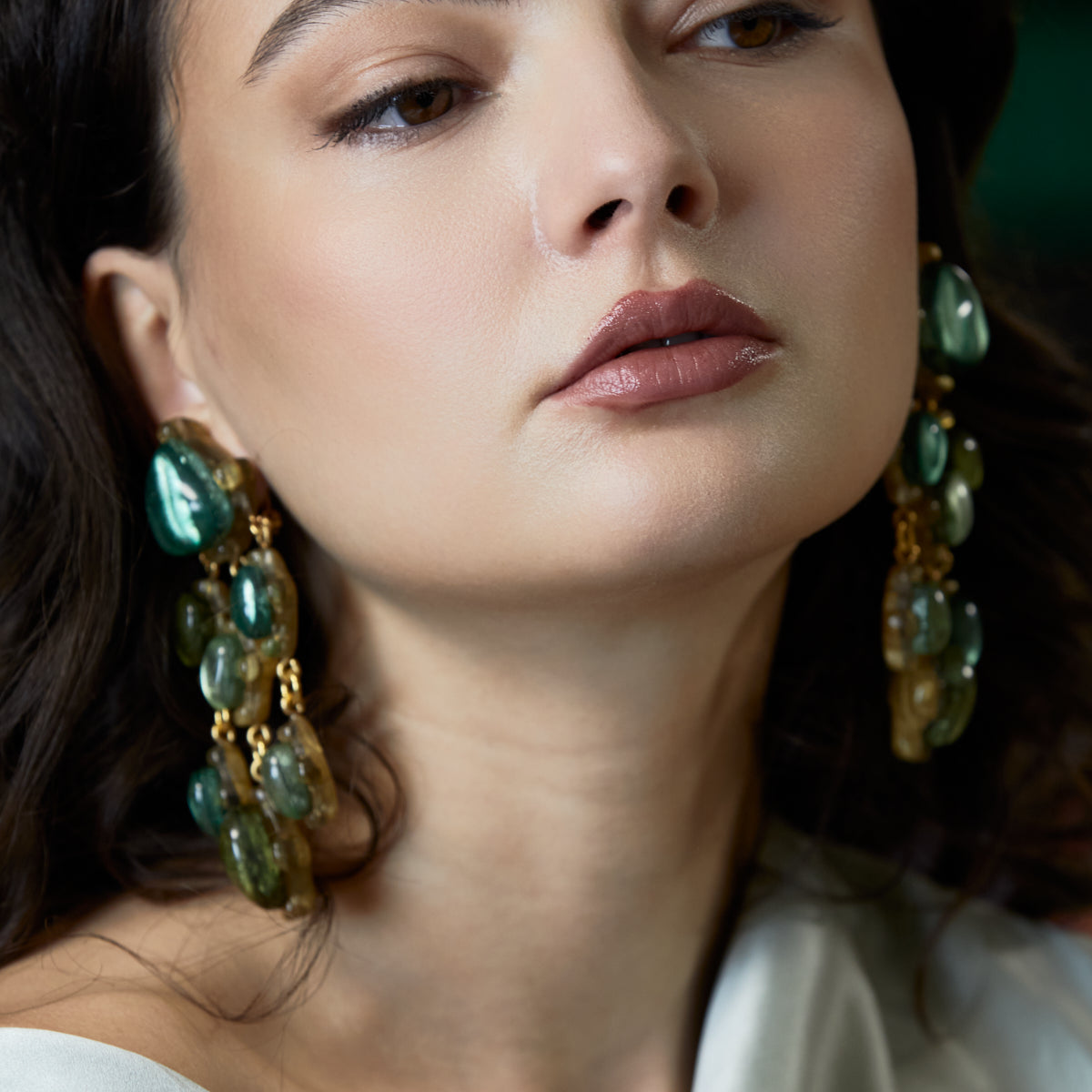 Dominique_Denaive_FW2627_Boucles_Oreilles_Resine_Porte_04.jpg